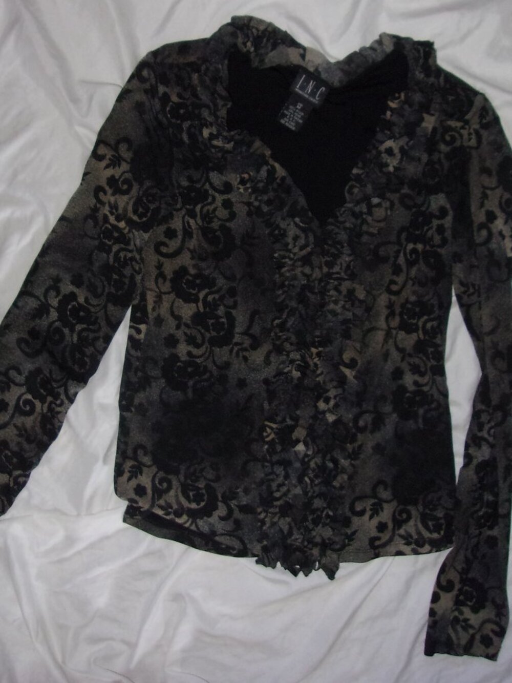 size medium womens shirt blouse long sleeved black tan print long sleeve